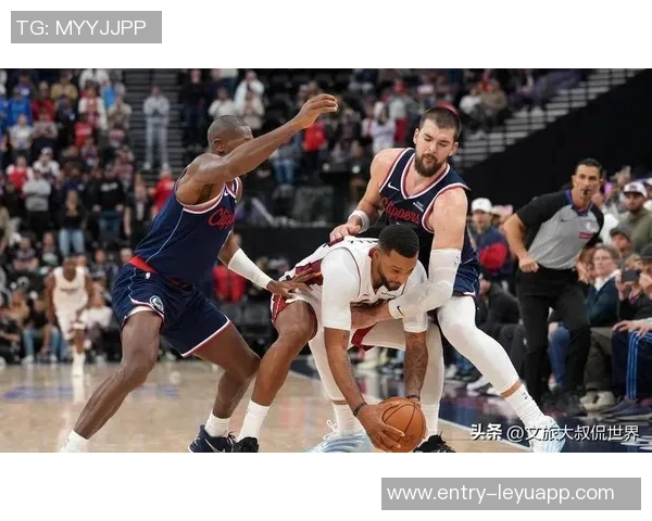 鲍威尔首节狂砍14分全场仅得23分表现起伏不定引发热议