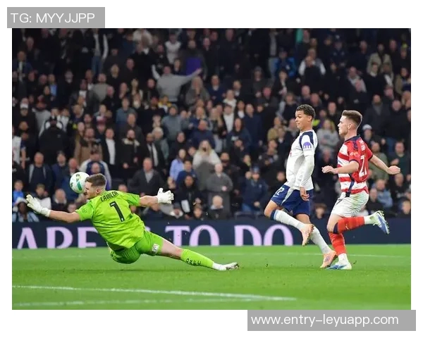 帕利尼亚转会拜仁遭冷遇热刺替补身份让3000万买断成难题